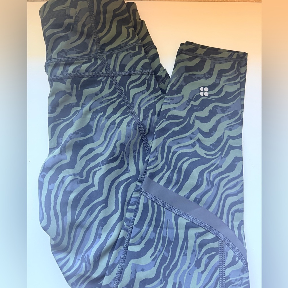 Sweaty Betty Olive Green Zero Gravity 7/8 Leggings